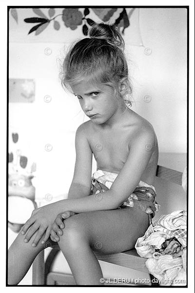 petite fille boudeuse - sulky little girl